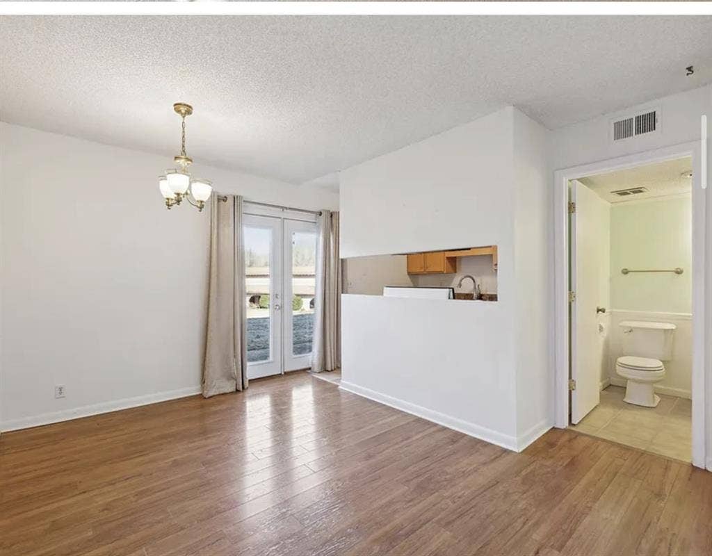 Roomie needed 10/27/26