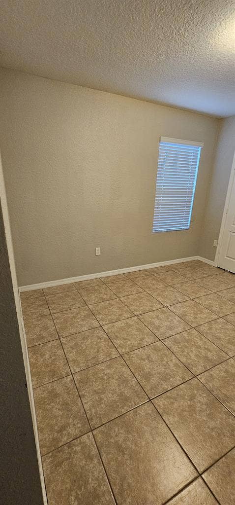 2 rooms available for 950/month