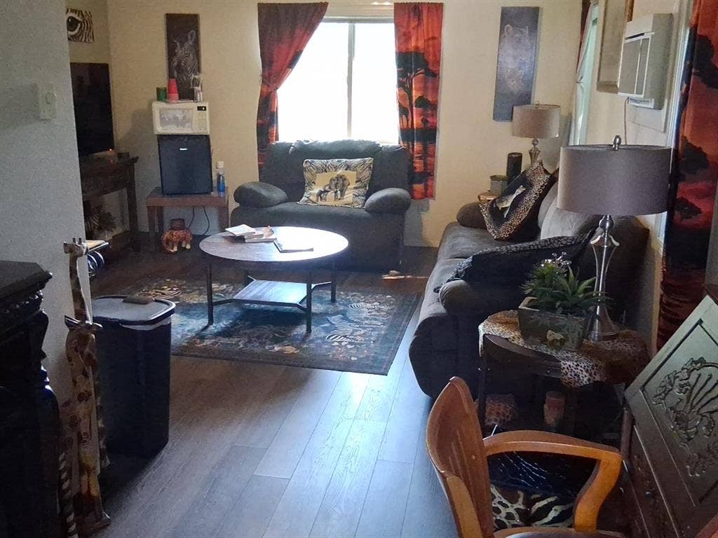 Looking for long term renter