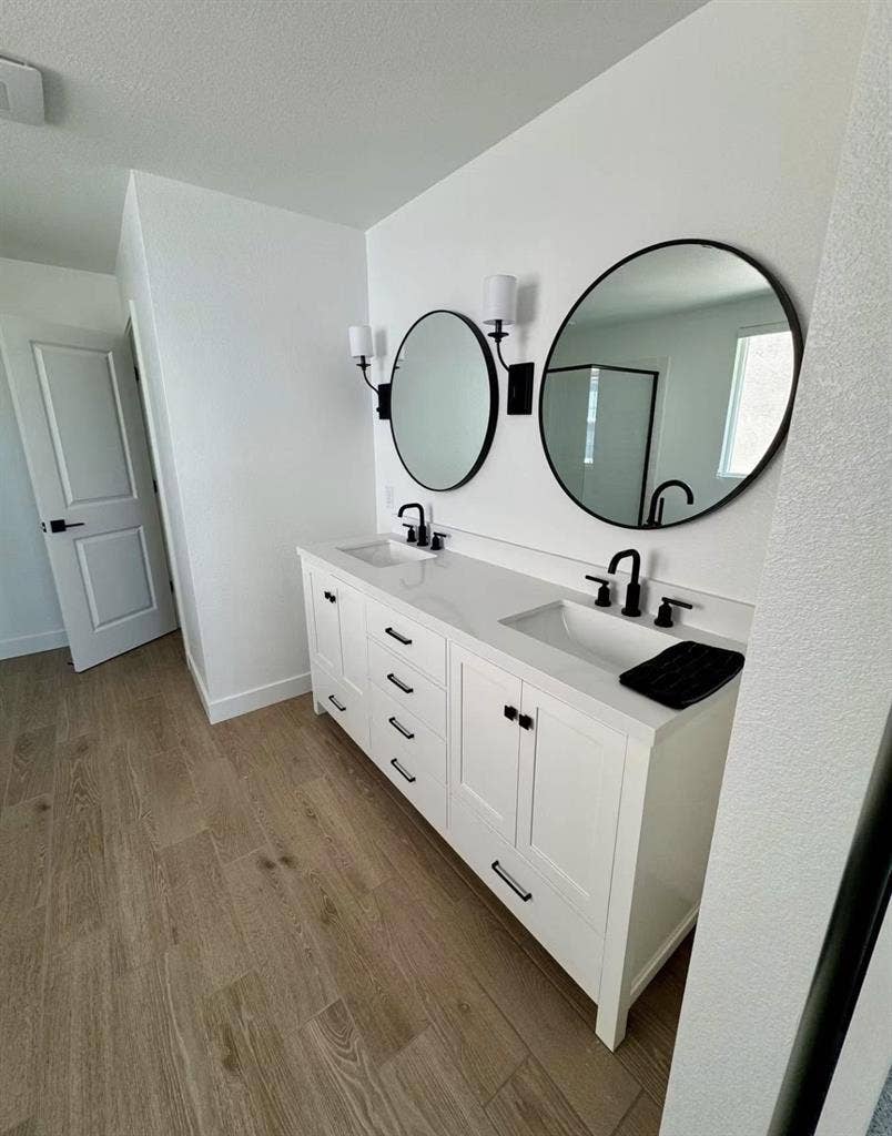 Master Bedroom Private Bathroom