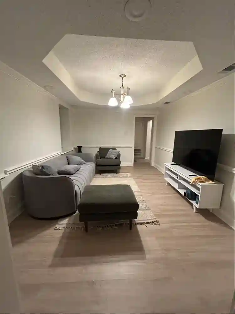 2 rooms available