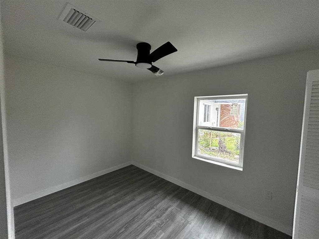 Room Available for Rent