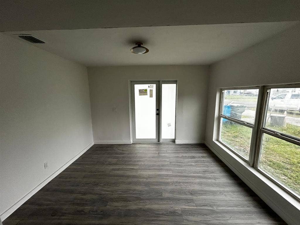 Room Available for Rent