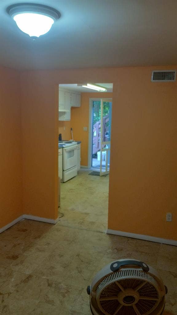 $1200/mo rent Utilities included