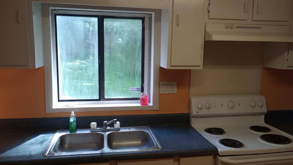 $1200/mo rent Utilities included