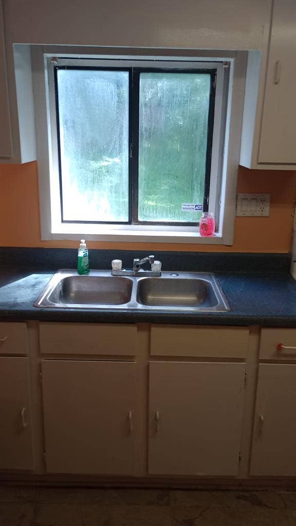 $1200/mo rent Utilities included