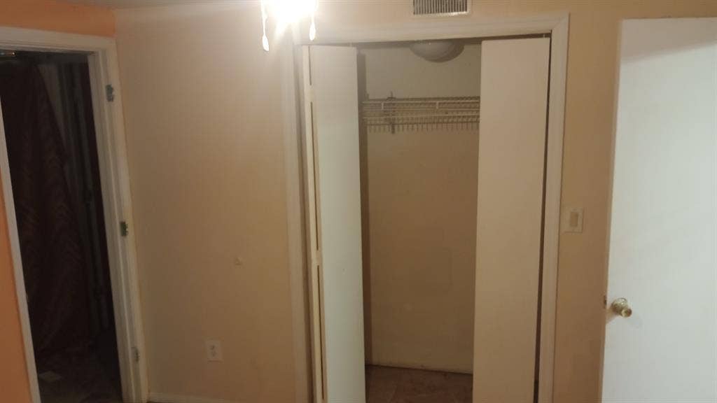 $1200/mo rent Utilities included
