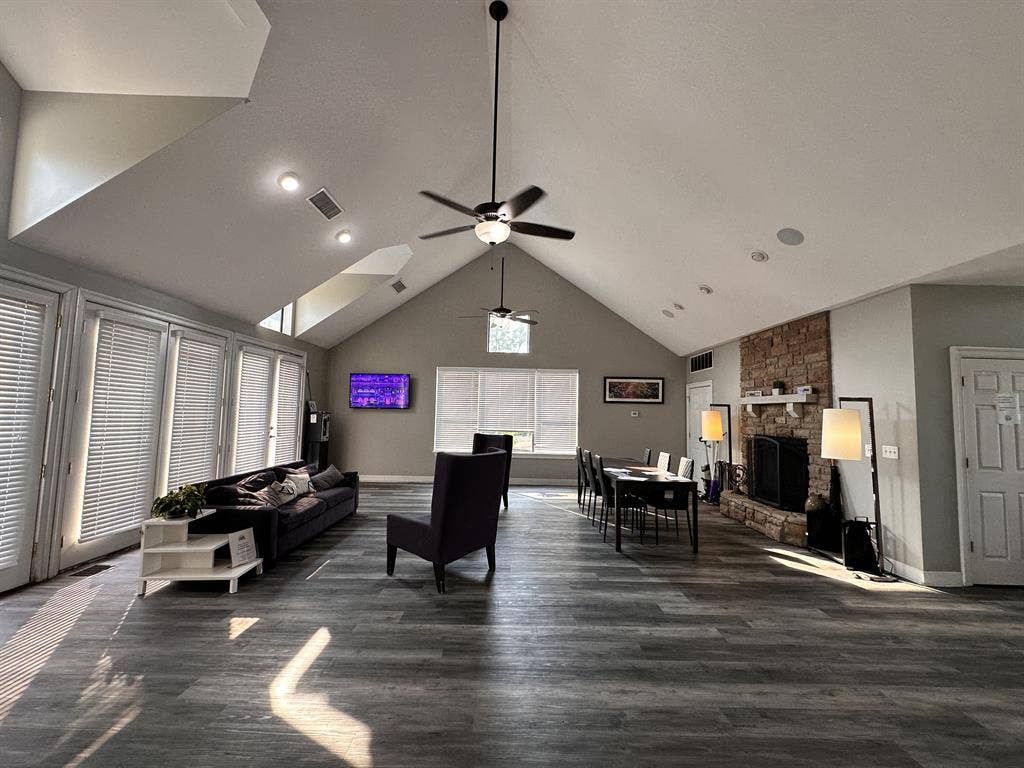 Available Now] 2BR/2BA Takeover