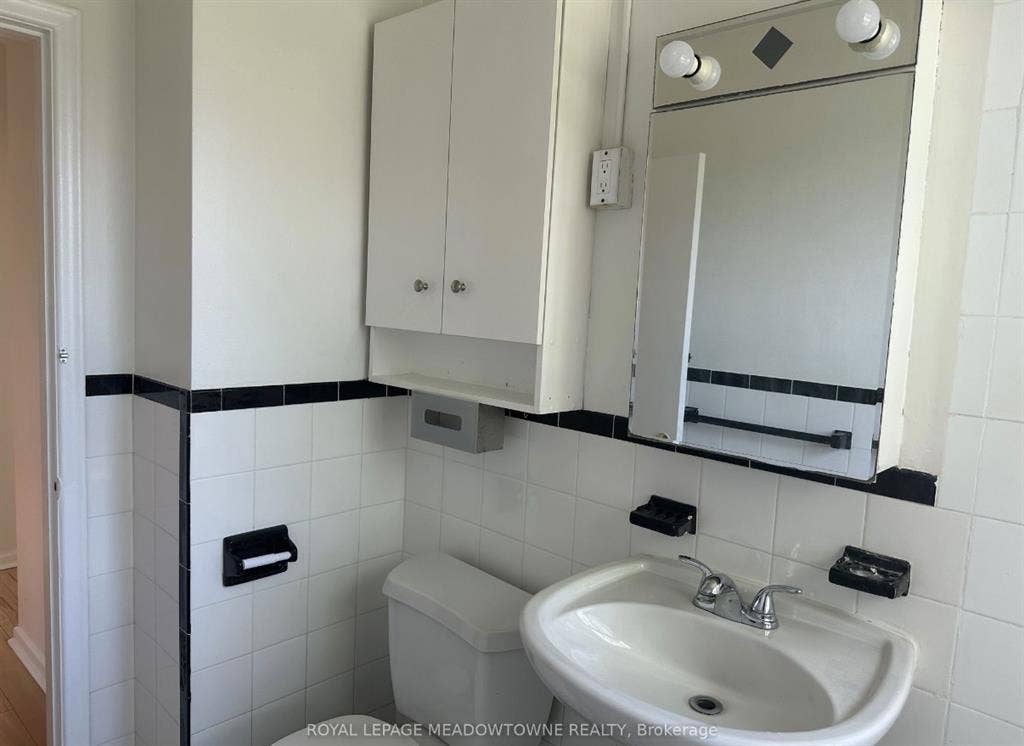 Private Room near Humber Lakeshore