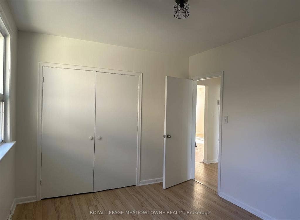 Private Room near Humber Lakeshore