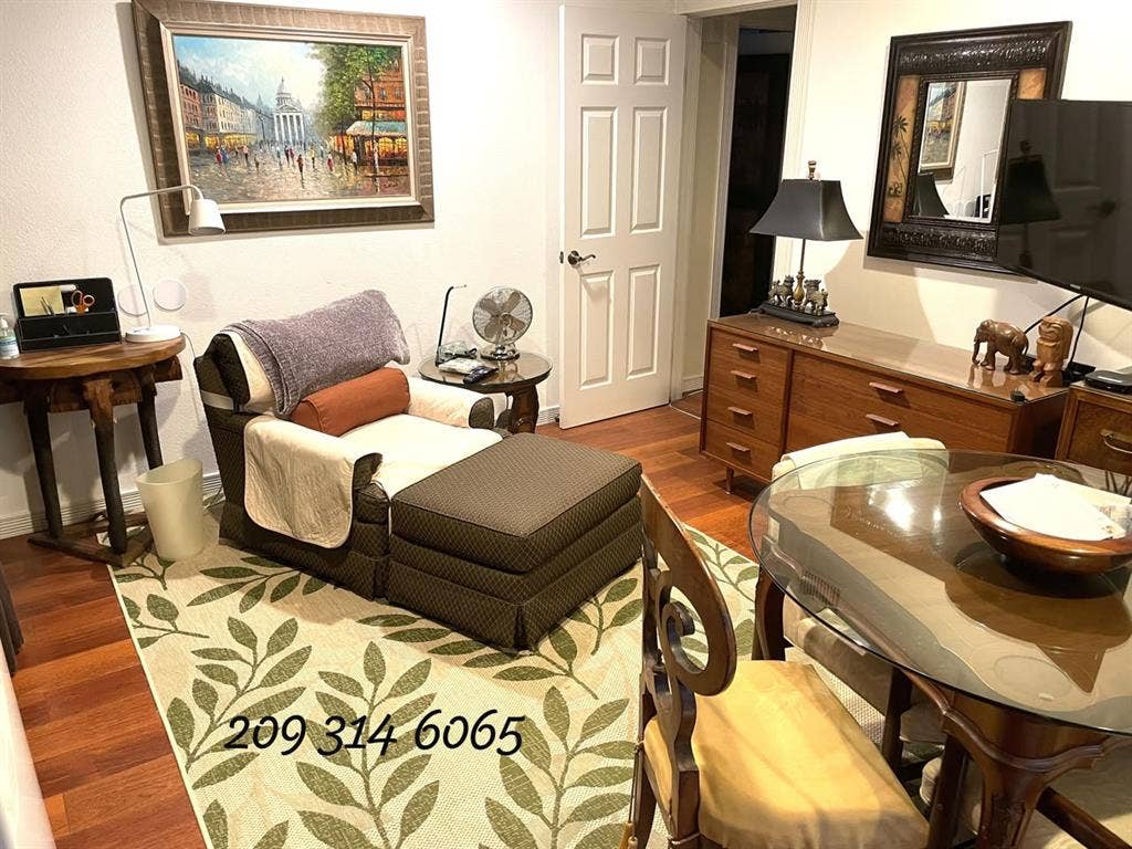 Elegant and turn-key guest suite