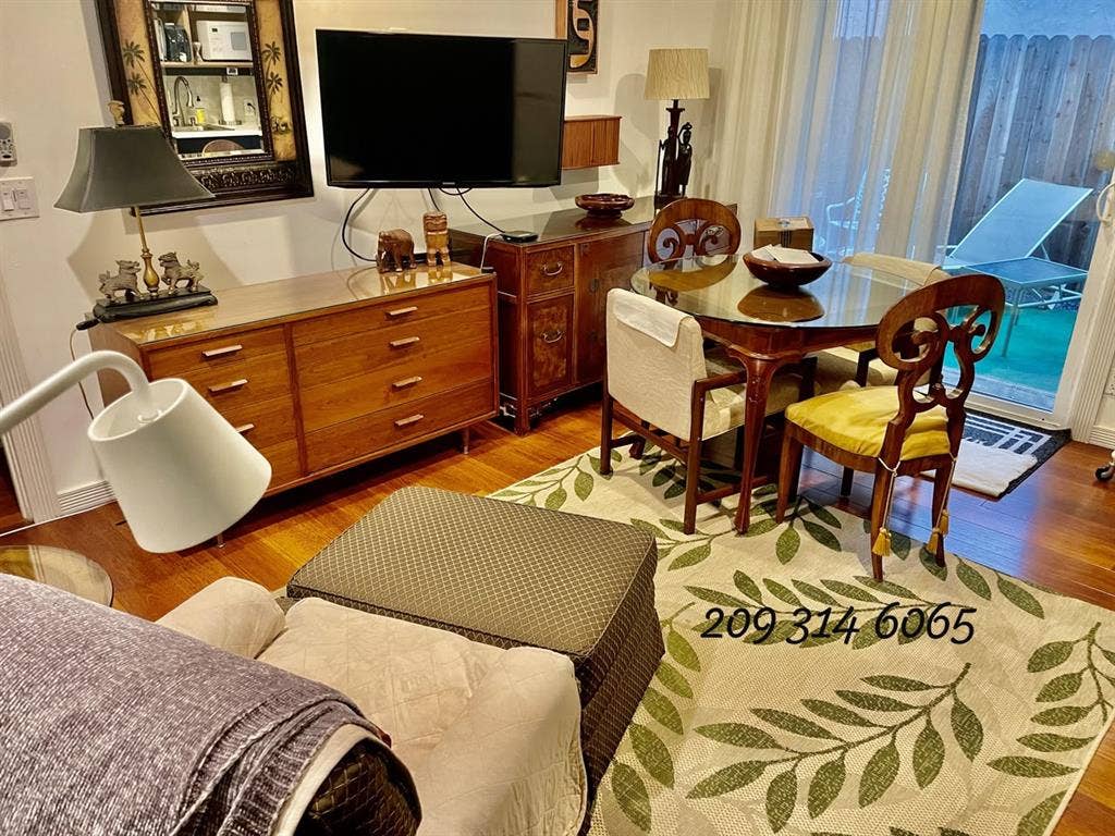 Elegant and turn-key guest suite