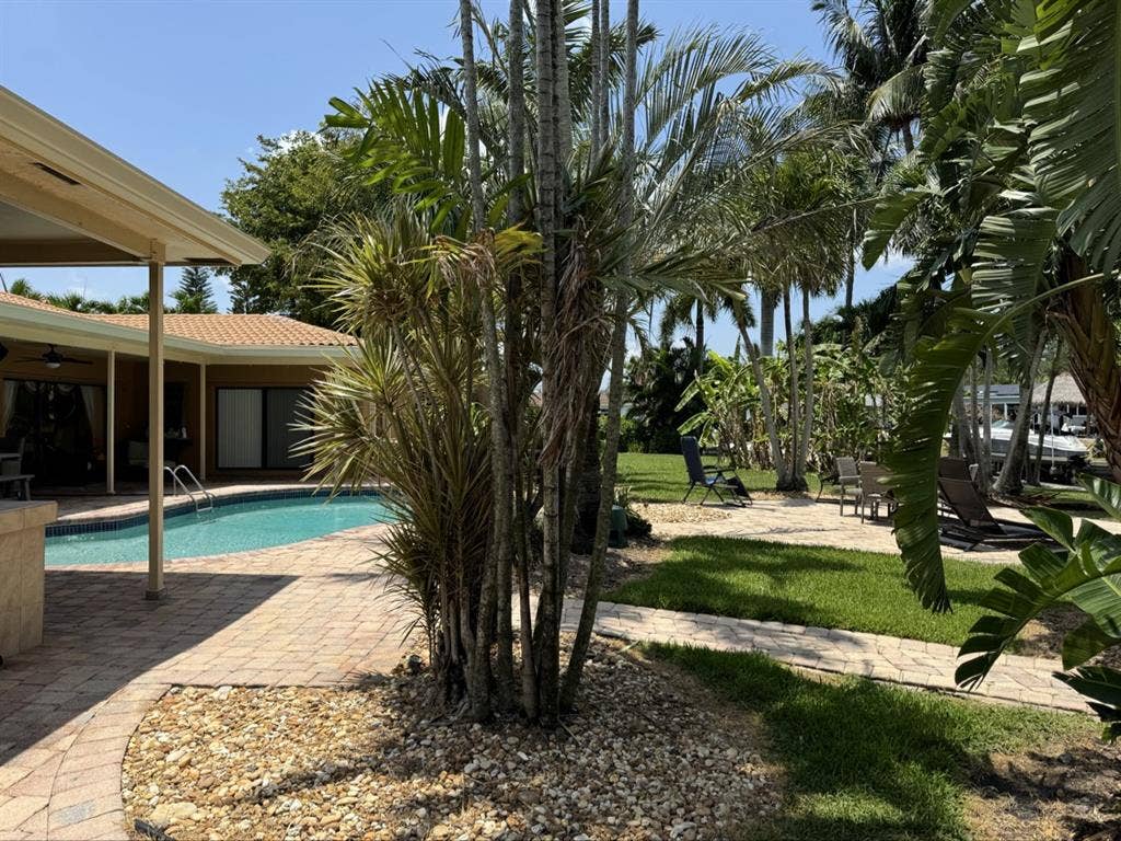 Resort stile ocean access canal