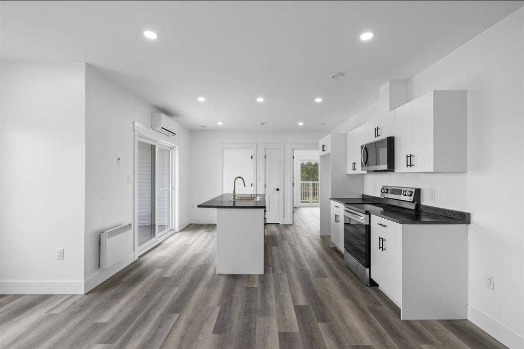 2 Bedroom 1 Bath - 1 Month Free