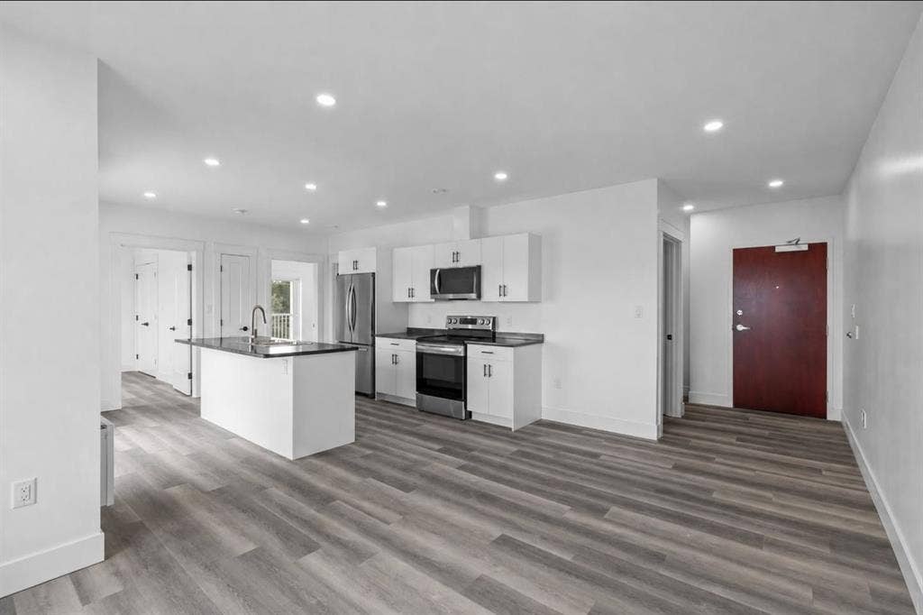 2 Bedroom 1 Bath - 1 Month Free