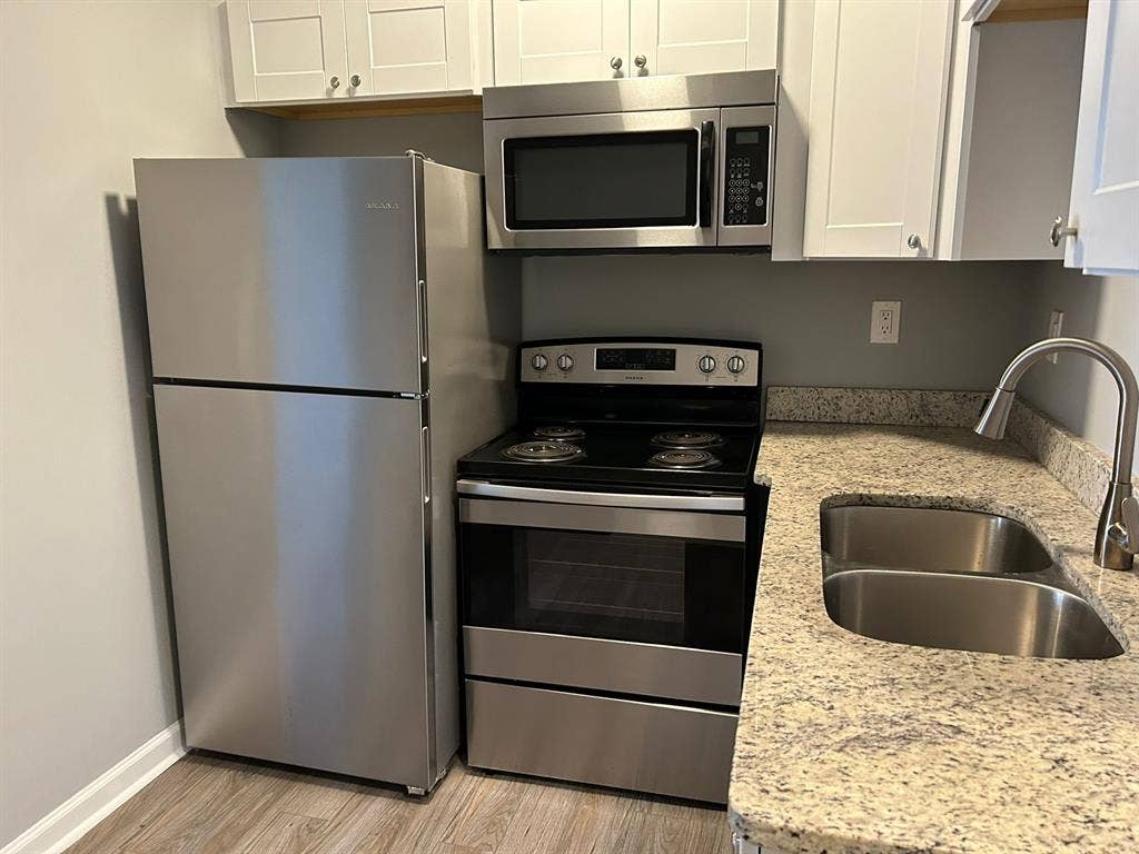 2-bedroom, 1-bathroom apartment