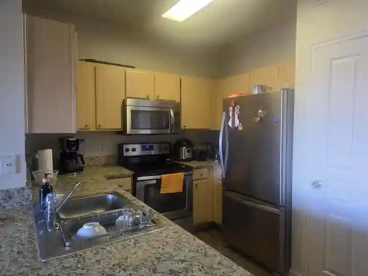 Room Available in South Congress