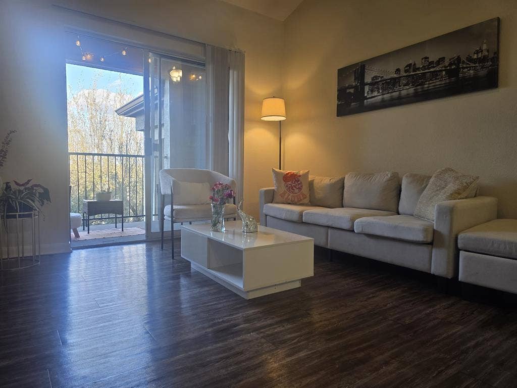 Room Available in South Congress