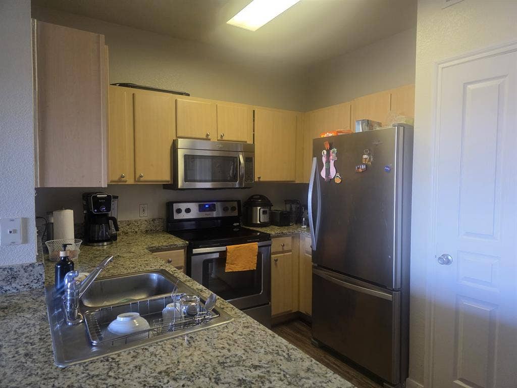 Room Available in South Congress