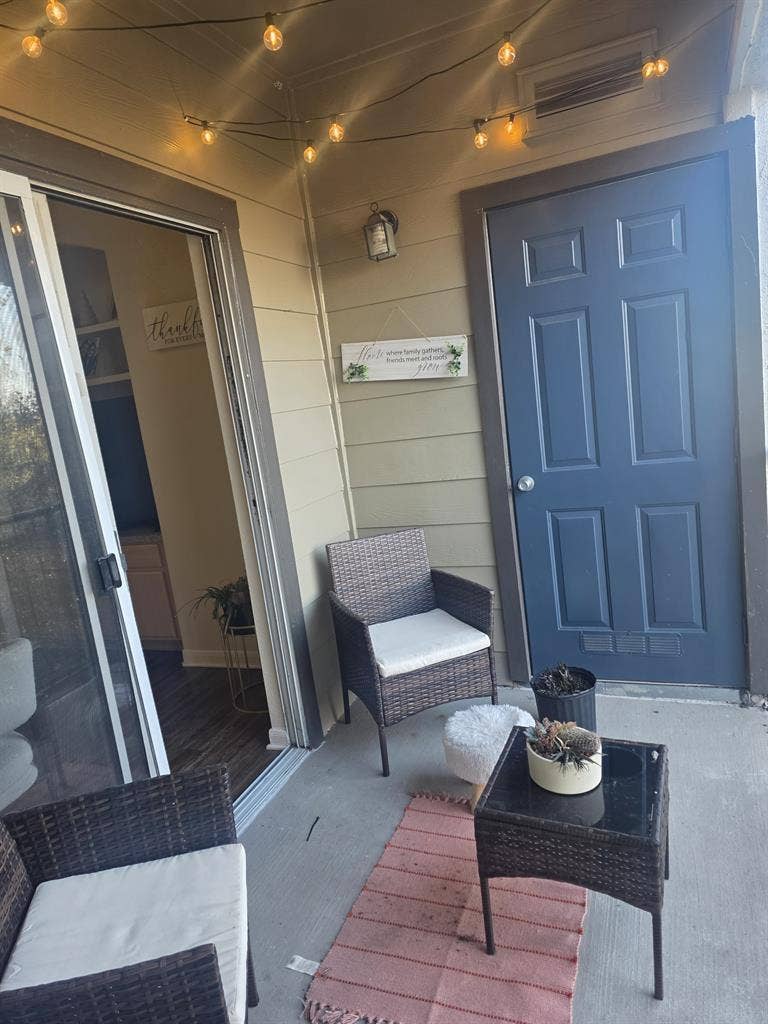 Room Available in South Congress