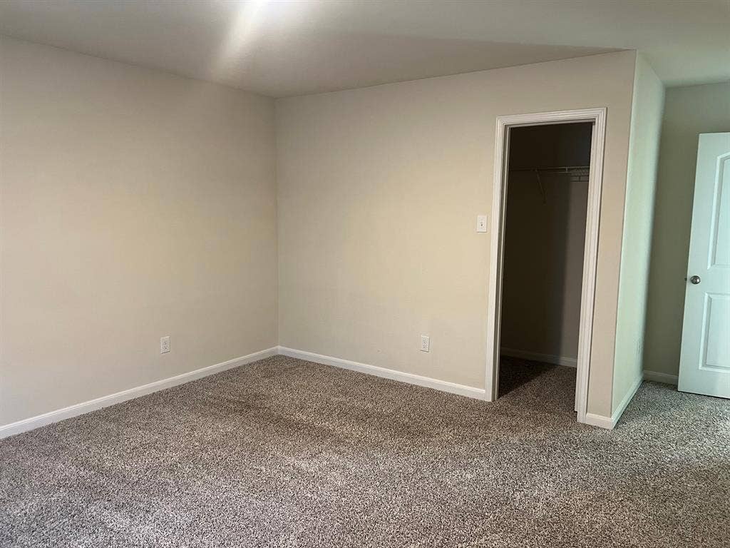5 BR in Ferris
