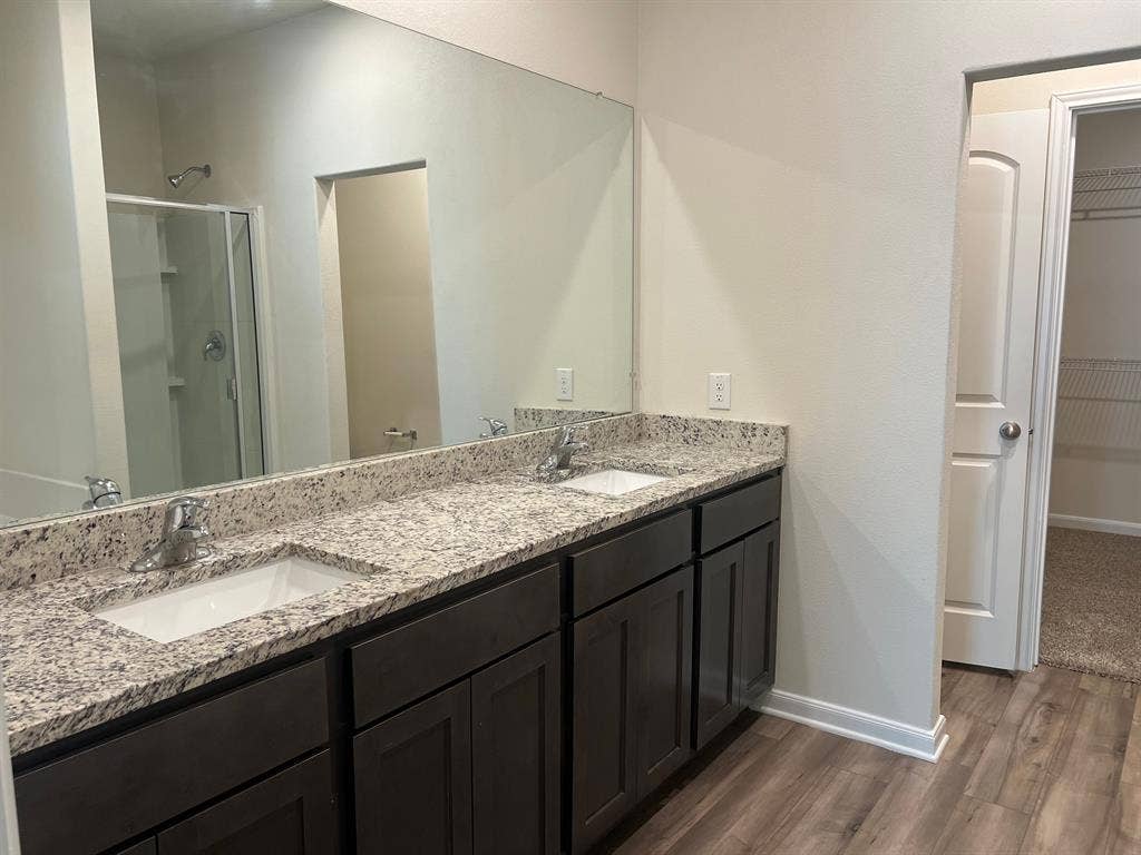 5 BR in Ferris