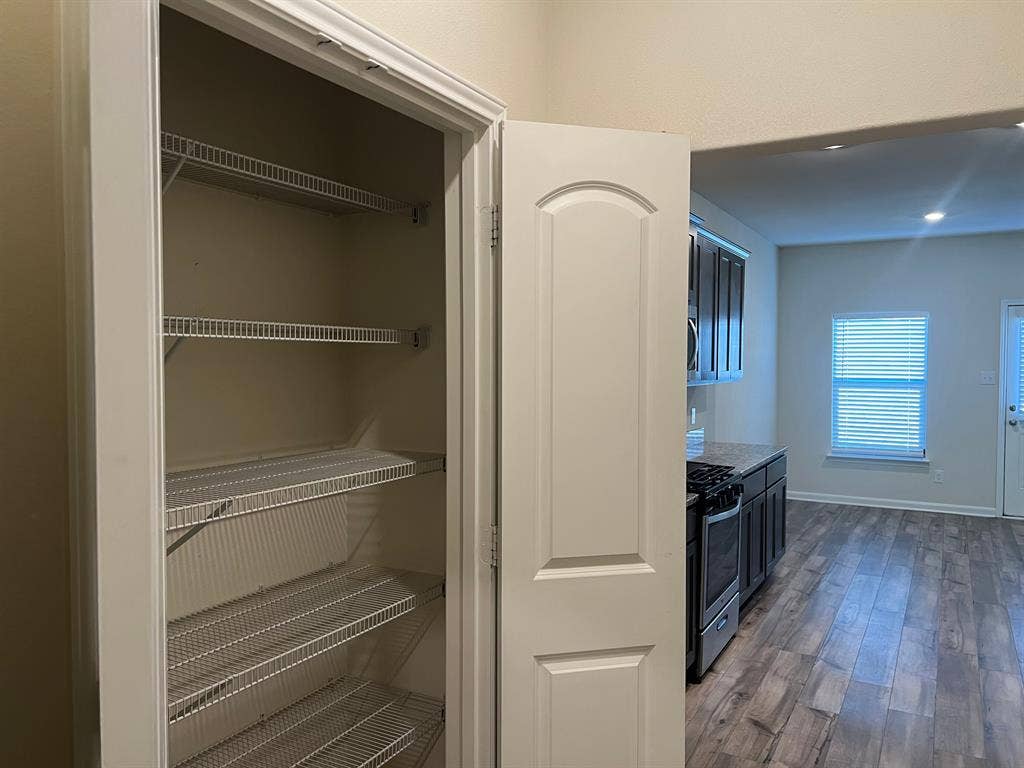 5 BR in Ferris