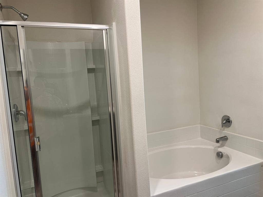 5 BR in Ferris