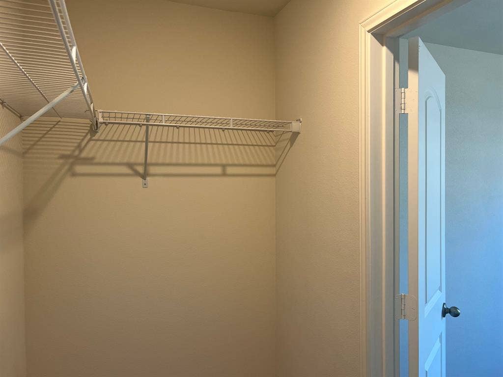 5 BR in Ferris