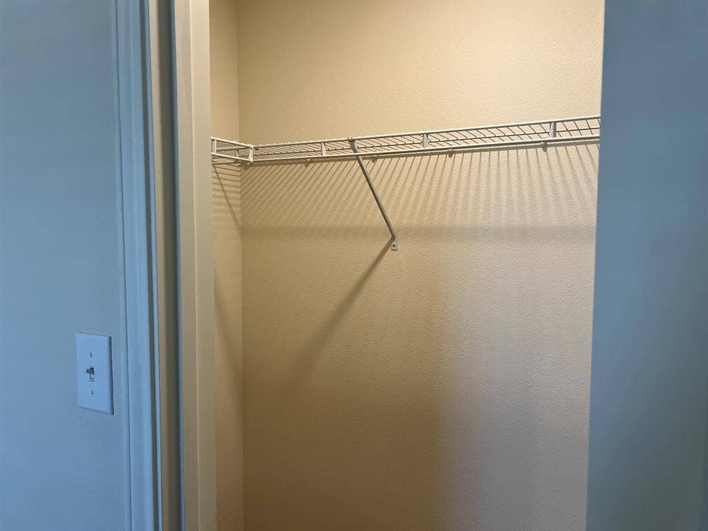 5 BR in Ferris