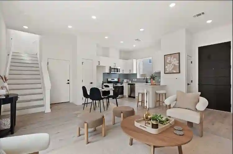 2 BR in Austin