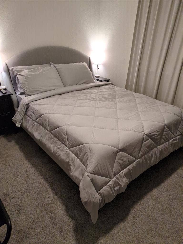 Furnished Room - Central Park