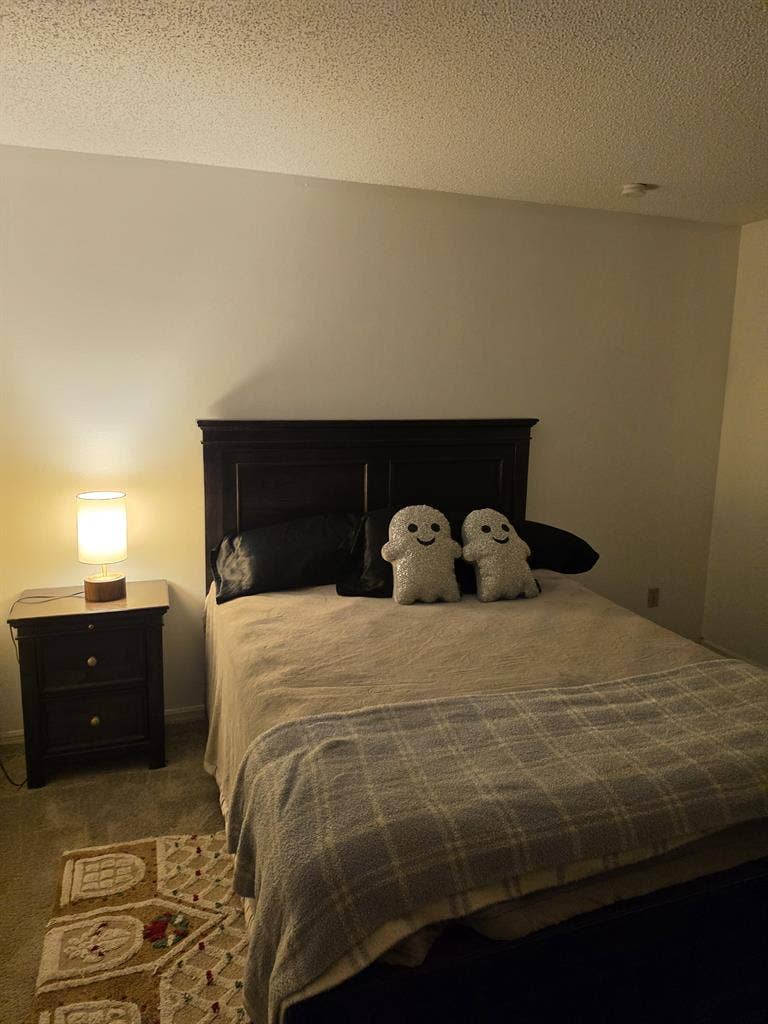 Owners suite, pool home asap male!