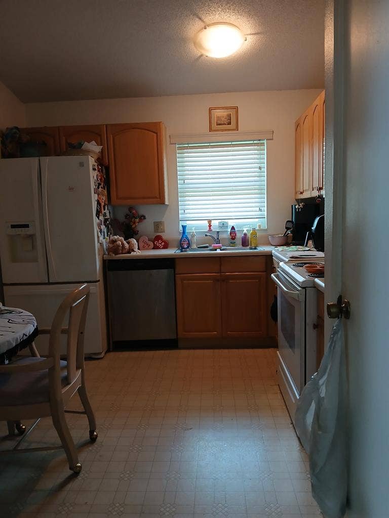 Owners suite, pool home asap male!