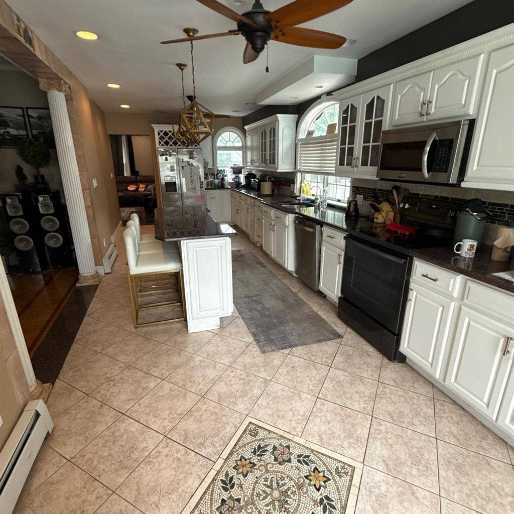 Looking for roommate All inclusive