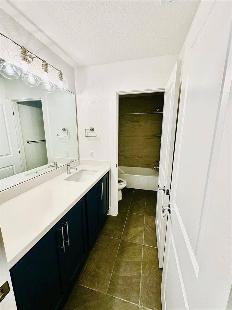 Private furnished room | Aug 31