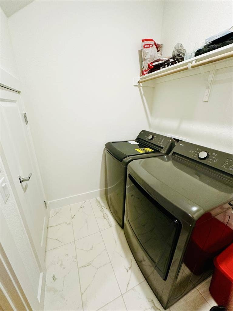 Private furnished room | Aug 31