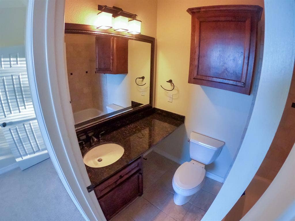 Cozy Private Bedroom/Bath Heights