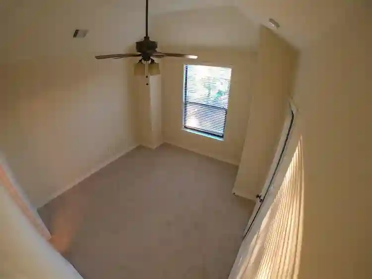 Cozy Private Bedroom/Bath Heights