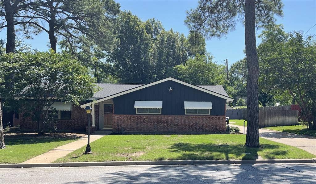 Furnished Room for Rent Arlington