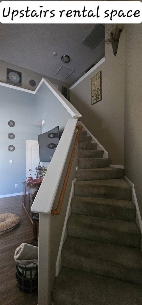 Private upstairs bedroom & bathroom