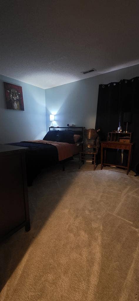 Private upstairs bedroom & bathroom