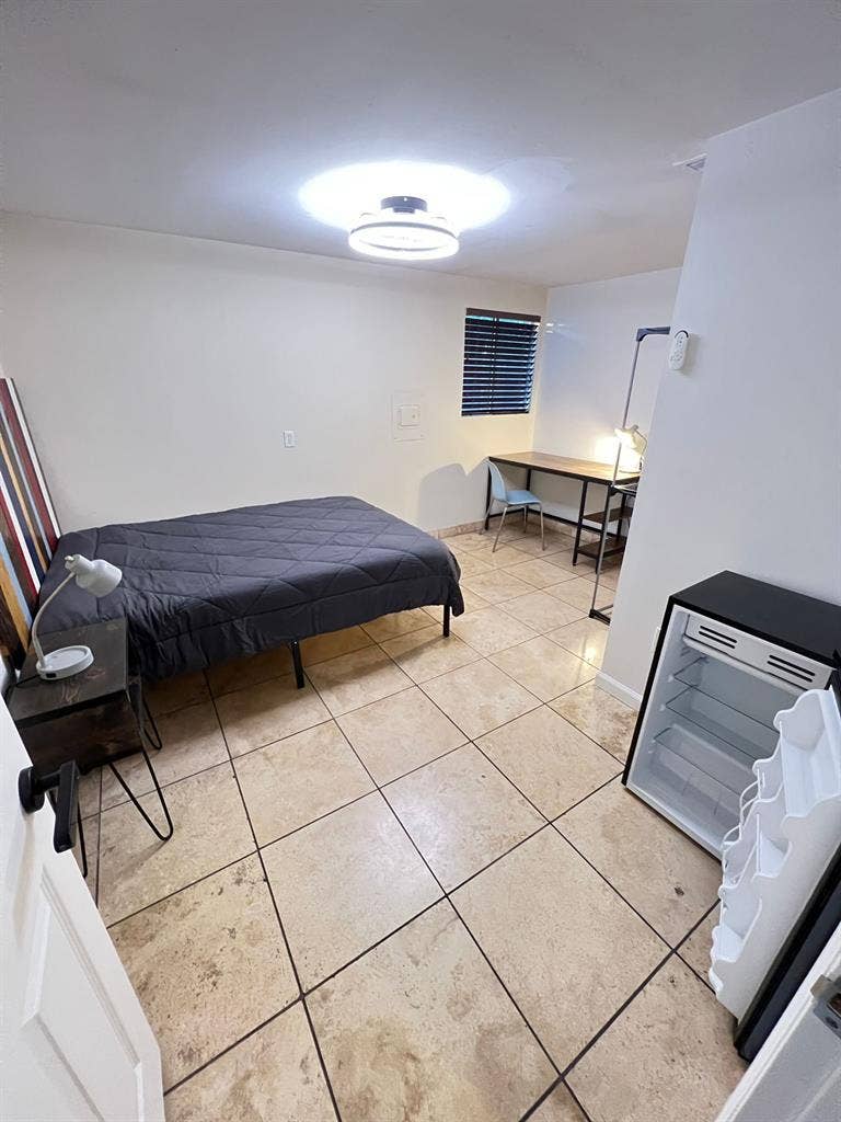 Room for rent in quiet home