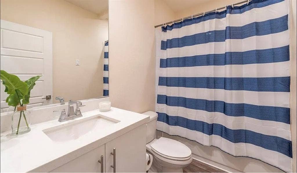 Furnished private bedroom available