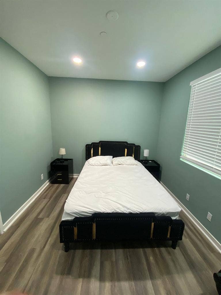 Furnished private bedroom available