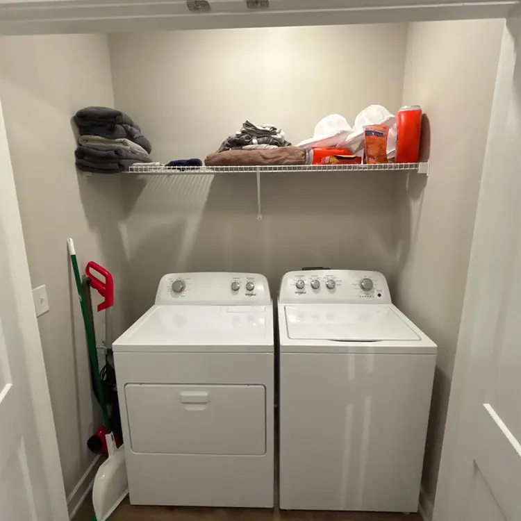 Apartment available for discount!