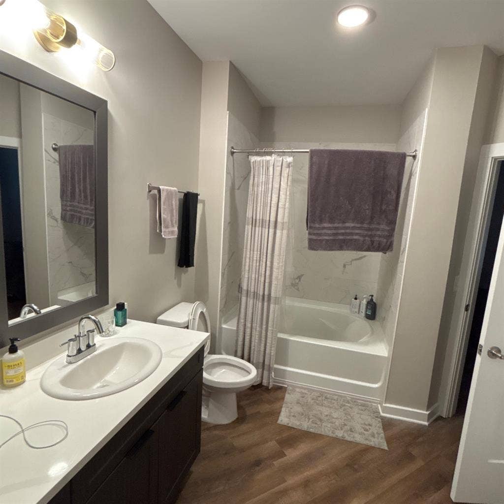Apartment available for discount!