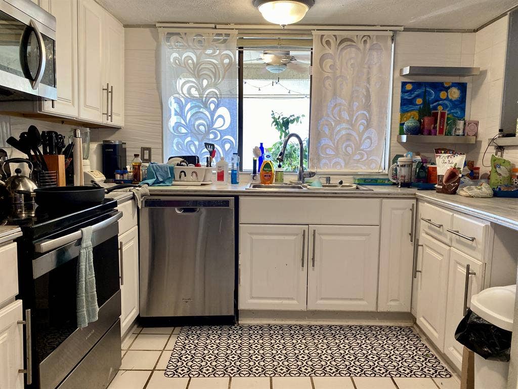 Avail 9/1 Bedroom with Ensuite Bath