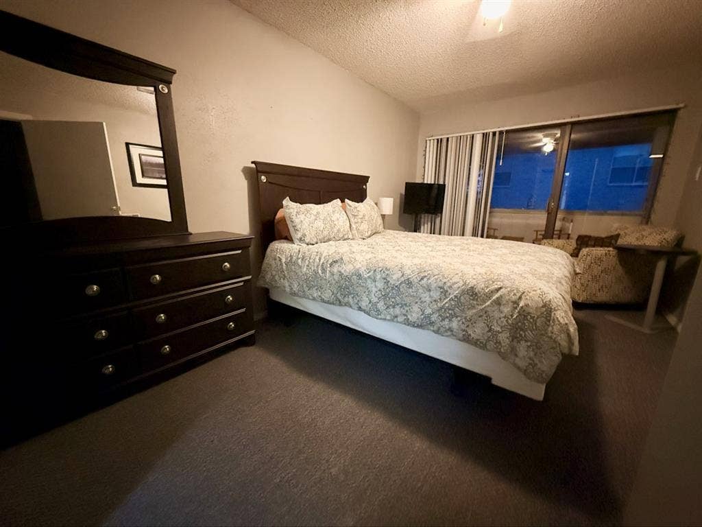 Avail 9/1 Bedroom with Ensuite Bath