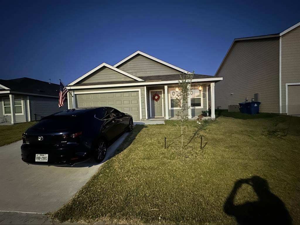 Looking for Roommate in Portland TX